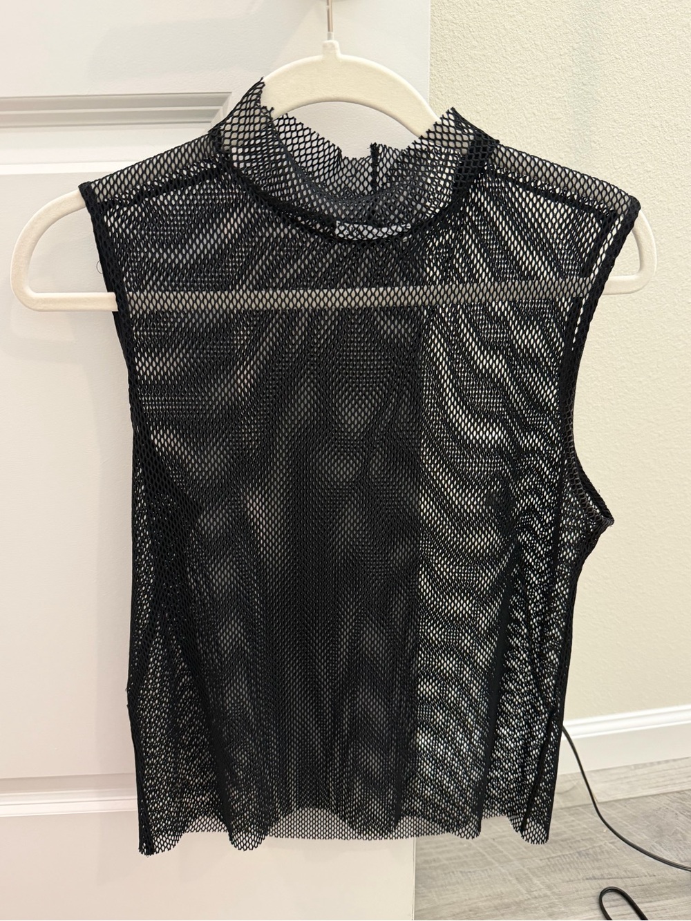Zara Fishnet Mesh Mock Neck Sleeveless Top Black Large Chic Trendy - Picture 1 of 11